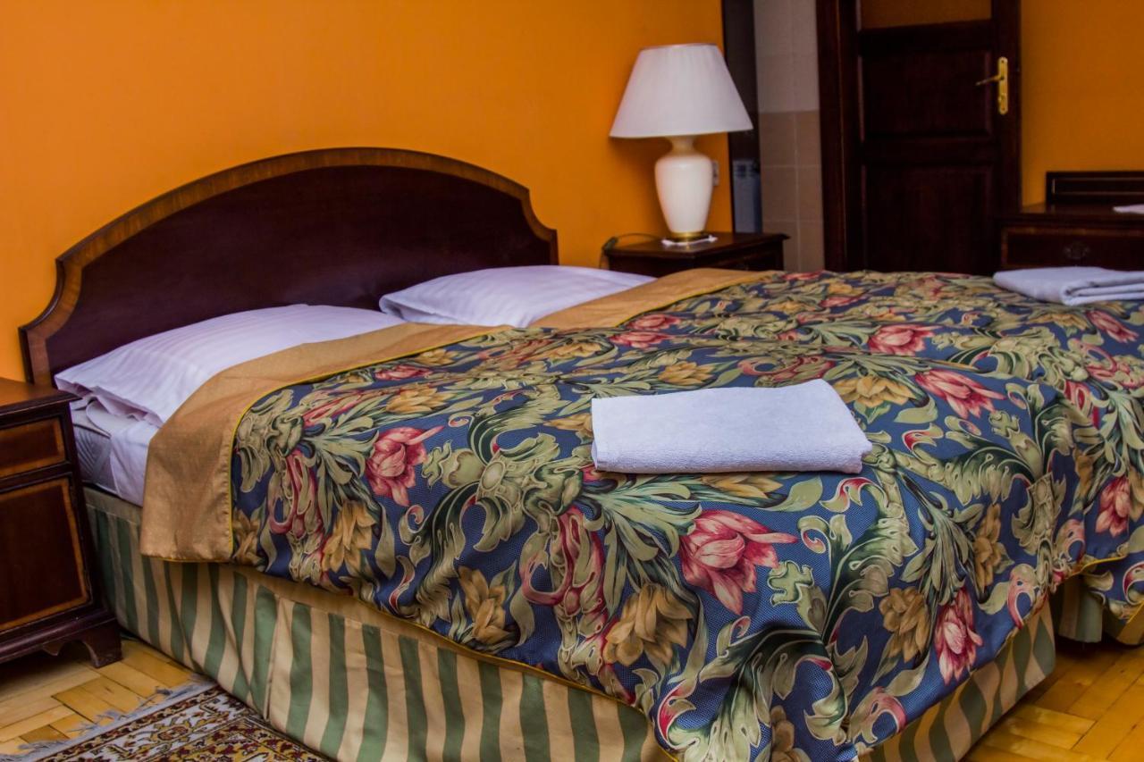 Galant Hotel Величка Екстер'єр фото